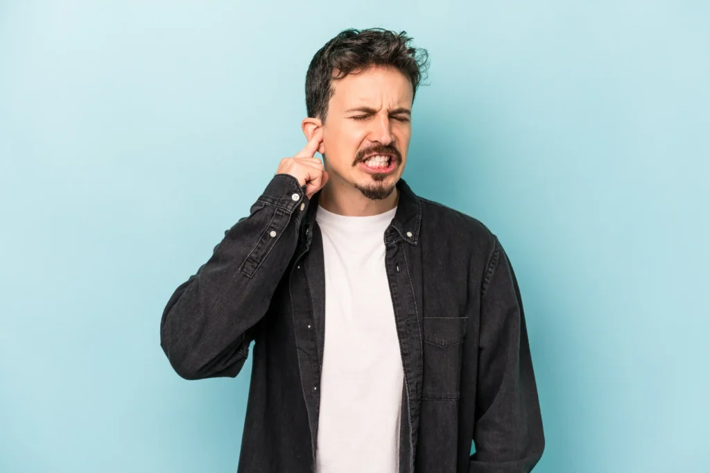 ear pain symptoms